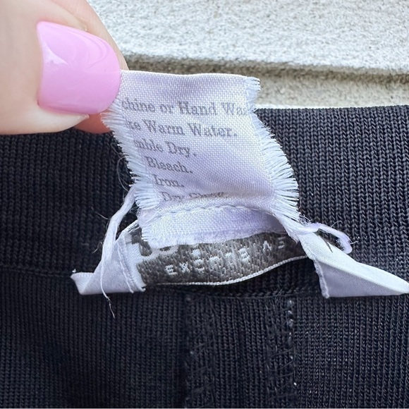 Exclusively Misook Black Pull On Knit Cropped Pants Stretch Acrylic Unlined - Picture 5 of 7